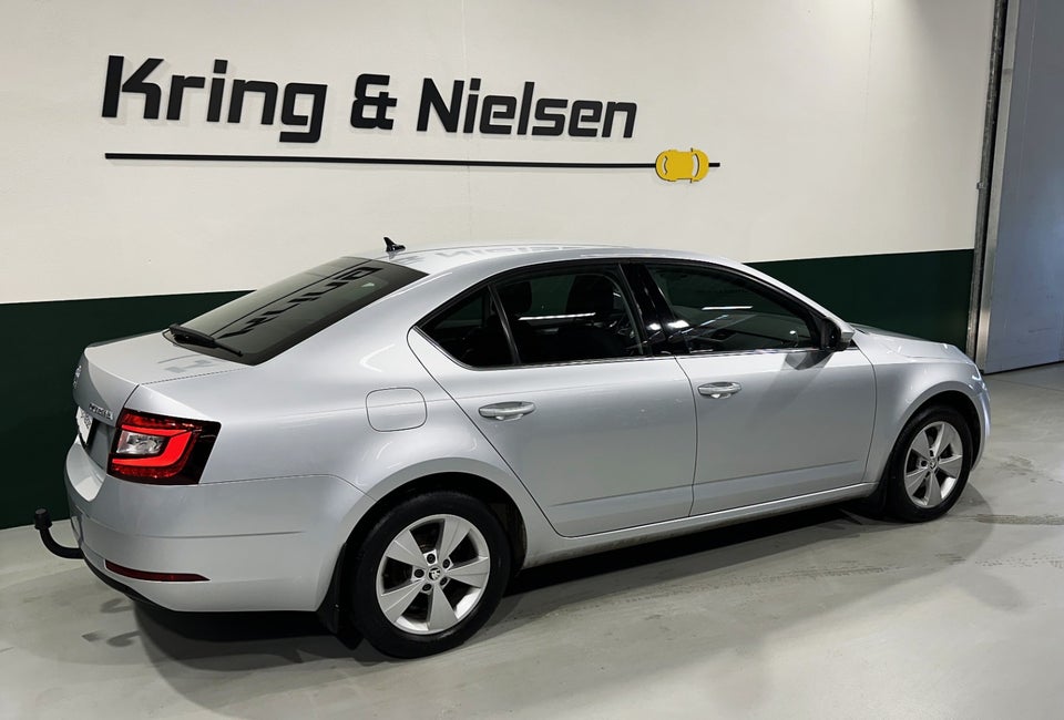 Skoda Octavia 1,6 TDi 115 Style DSG 5d