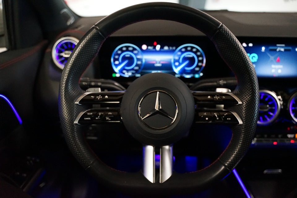 Mercedes EQA350 AMG Line Premium 4Matic Van 5d