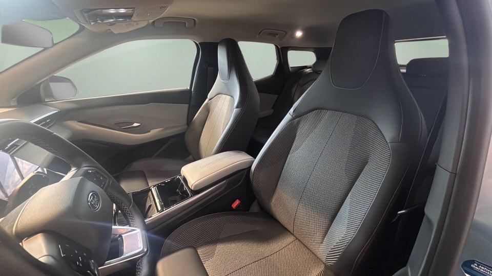 Ford Explorer 79 Select Extended Range AWD 5d