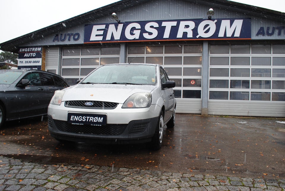 Ford Fiesta 1,3 Ambiente 5d