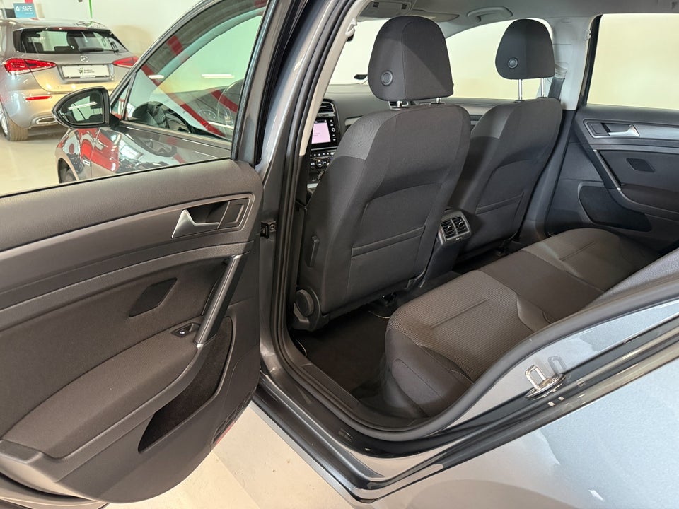 VW Golf VII 1,5 TSi 130 Comfortline Connect DSG 5d