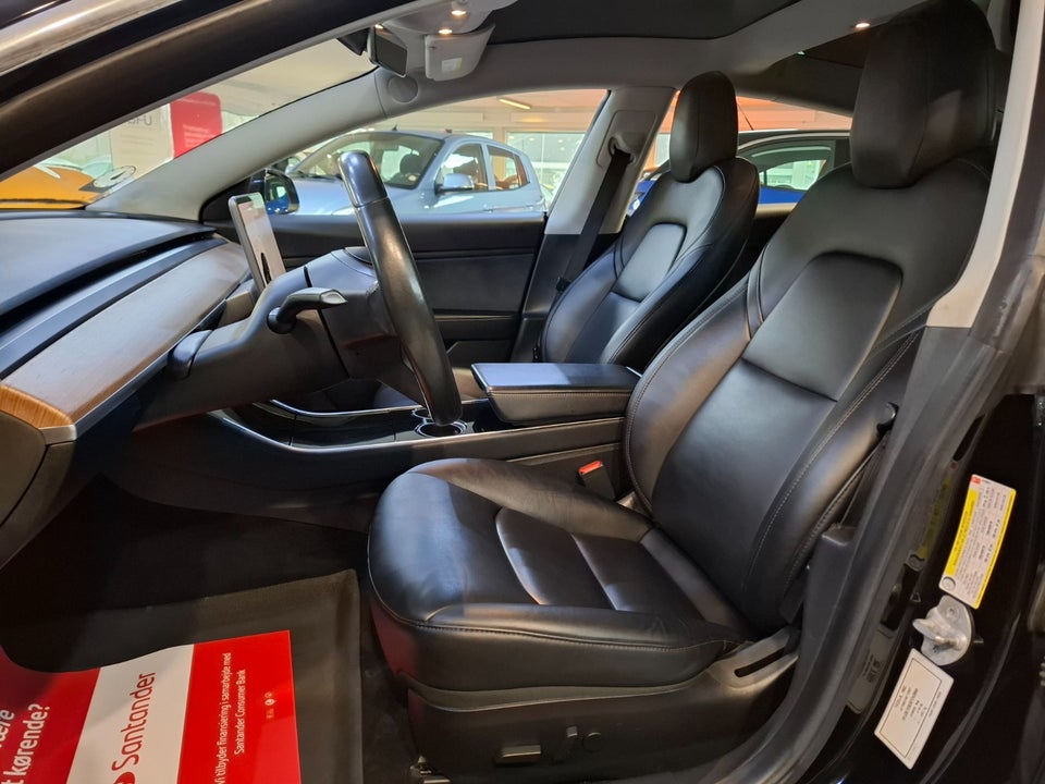 Tesla Model 3 Long Range AWD 4d
