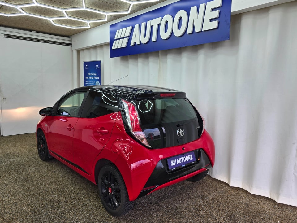 Toyota Aygo 1,0 VVT-i x-play 5d