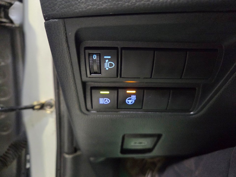 Toyota Yaris 1,5 Hybrid H3 e-CVT 5d