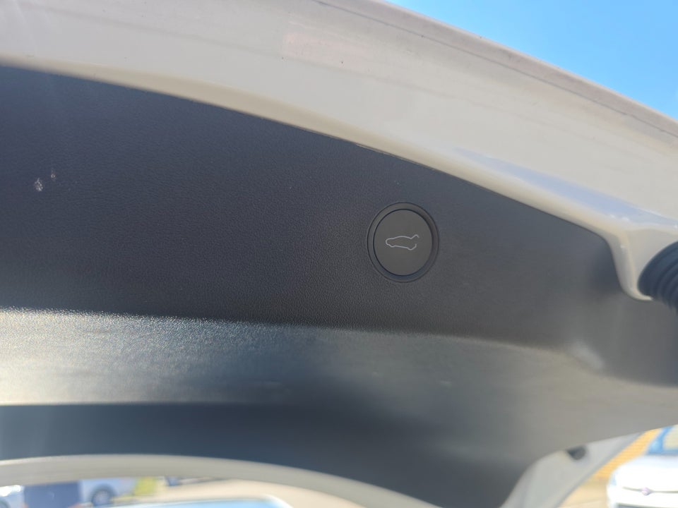 Tesla Model 3 Standard Range+ RWD 4d