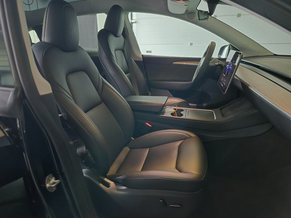 Tesla Model Y Long Range AWD 5d