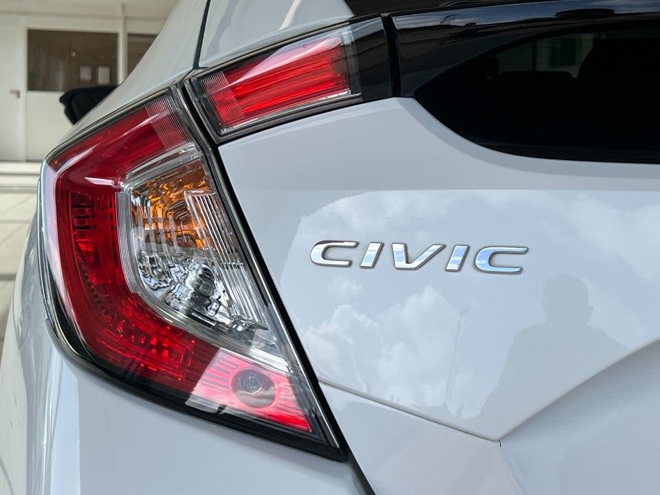 Honda Civic 1,0 VTEC Turbo Elegance CVT 5d