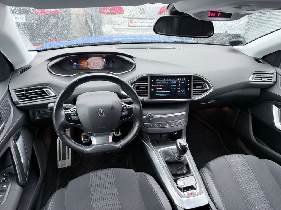 Peugeot 308 1,5 BlueHDi 130 Allure Pack SW 5d