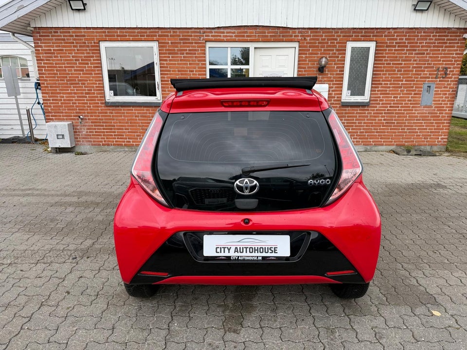 Toyota Aygo 1,0 VVT-i x-wave Sky 5d