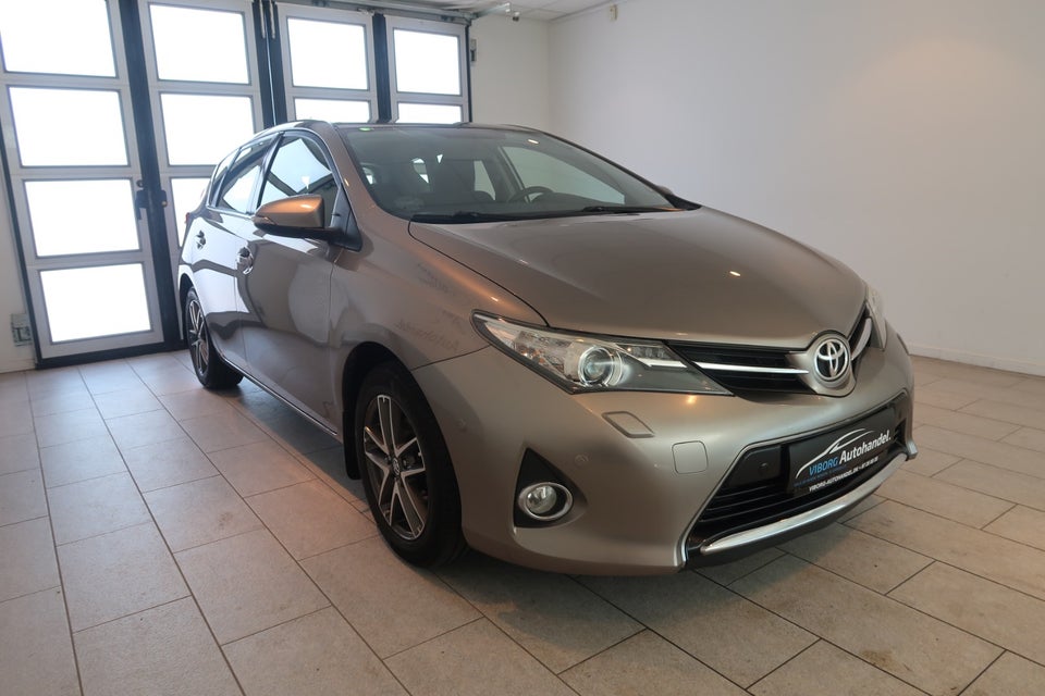 Toyota Auris 1,6 T2+ 5d