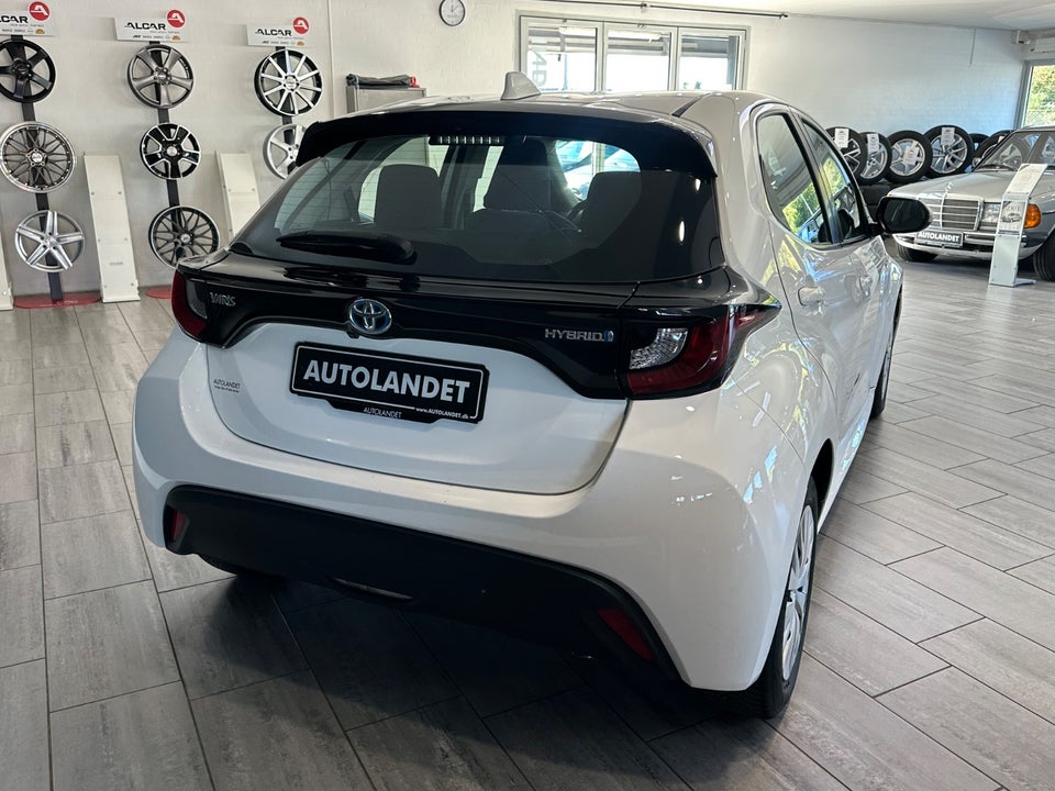Toyota Yaris 1,5 Hybrid H1 e-CVT 5d