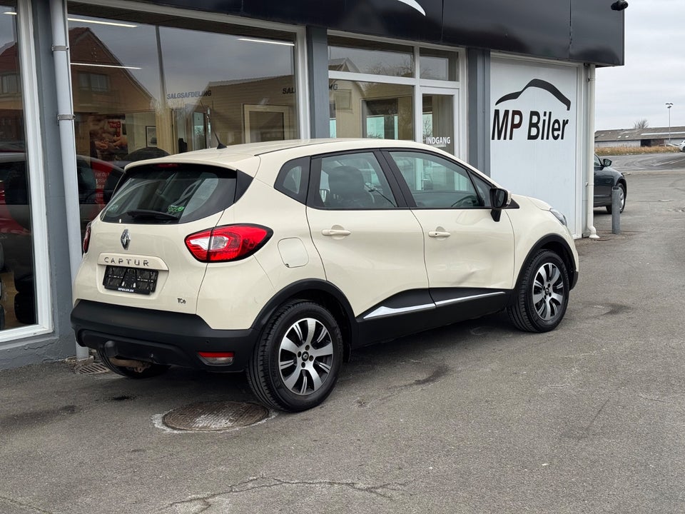 Renault Captur 0,9 TCe 90 Expression 5d