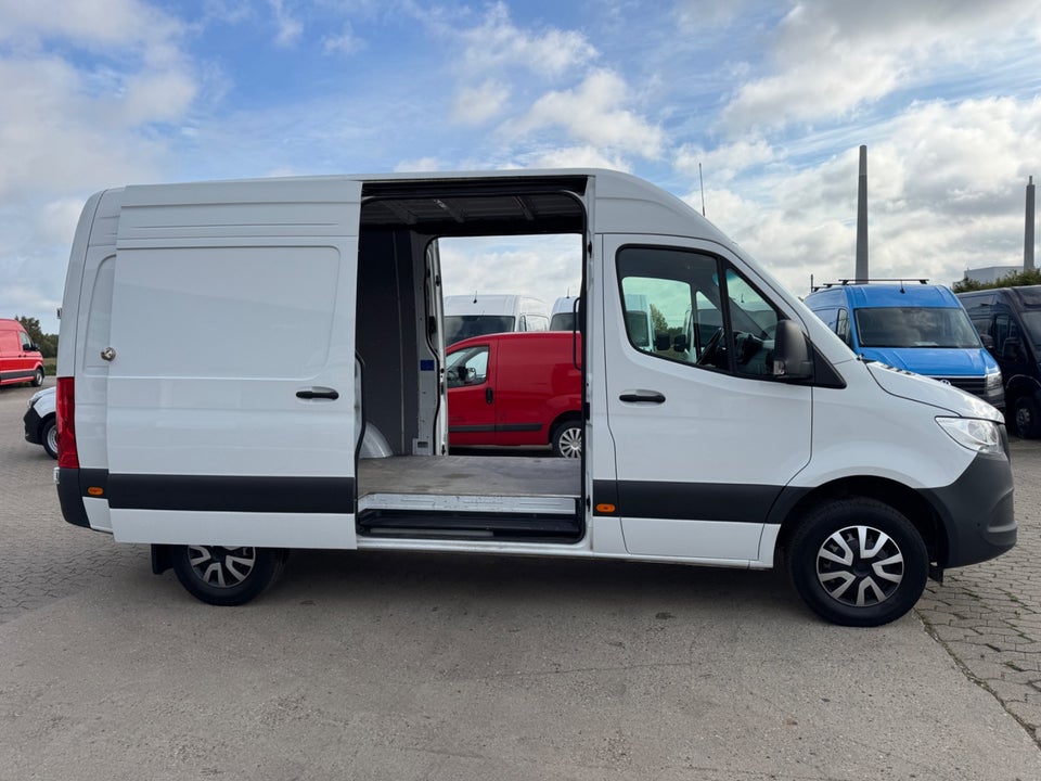 Mercedes Sprinter 317 2,0 CDi A2 Kassevogn aut. RWD