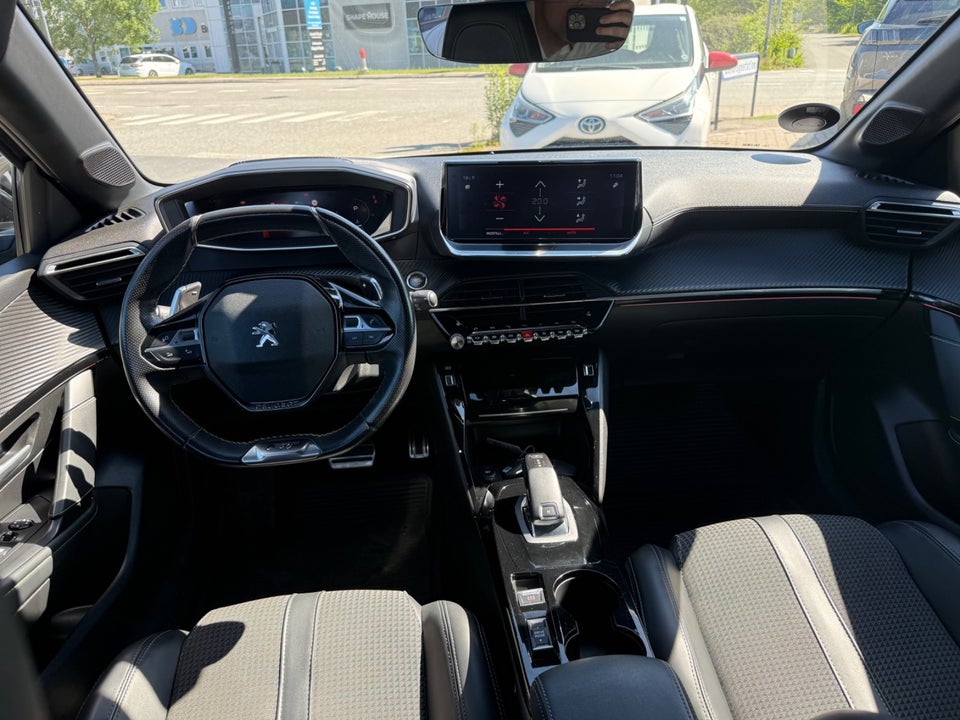 Peugeot 208 1,2 PureTech 100 GT Line EAT8 5d