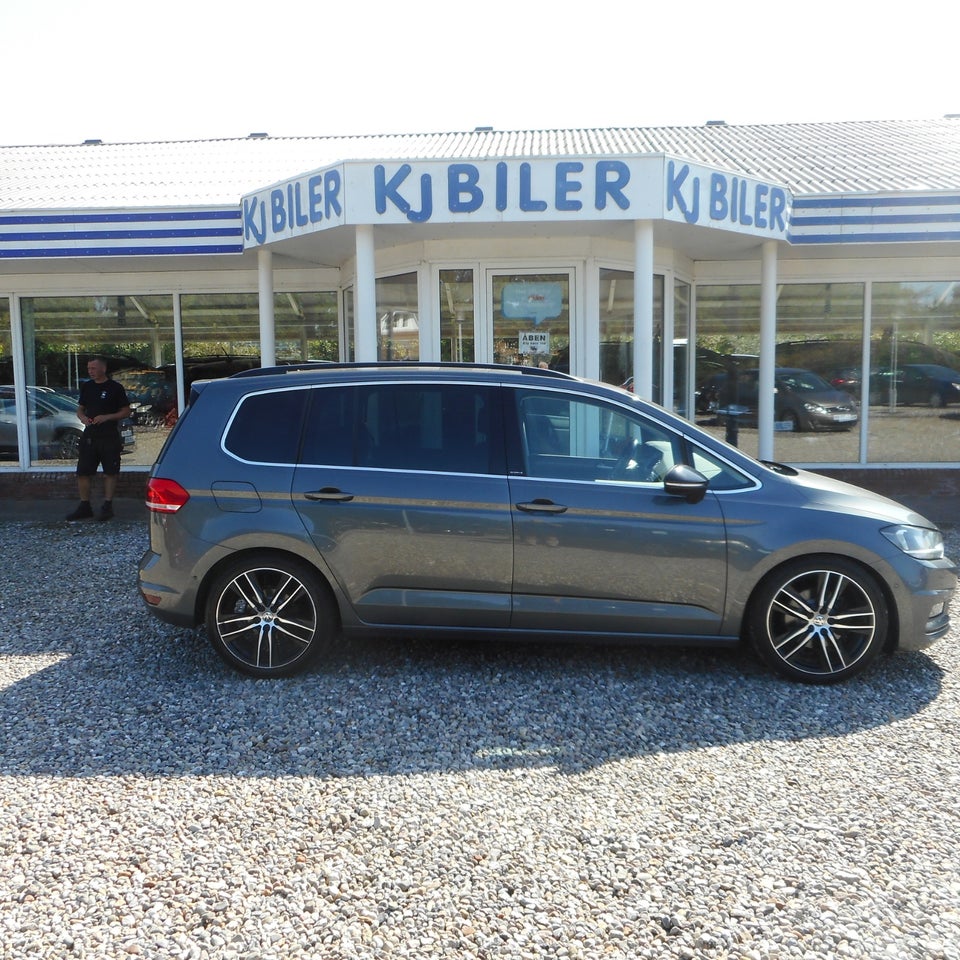 VW Touran 1,6 TDi 115 IQ.Drive DSG 7prs 5d