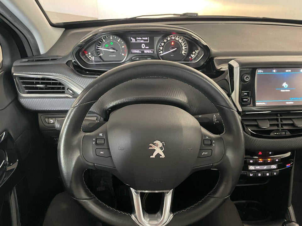 Peugeot 208 1,5 BlueHDi 100 Privé 5d