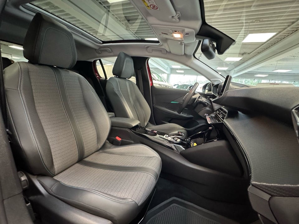 Peugeot 208 1,2 PureTech 100 Allure Sky EAT8 5d
