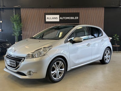 Peugeot 208 1,2 VTi Allure Sky 5d