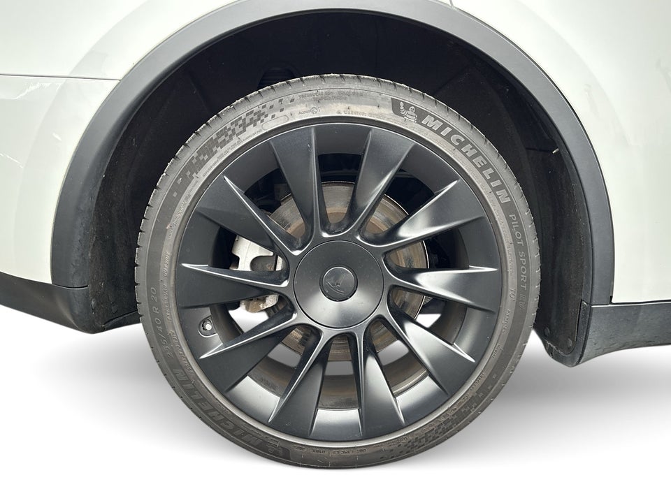 Tesla Model Y Long Range AWD 5d