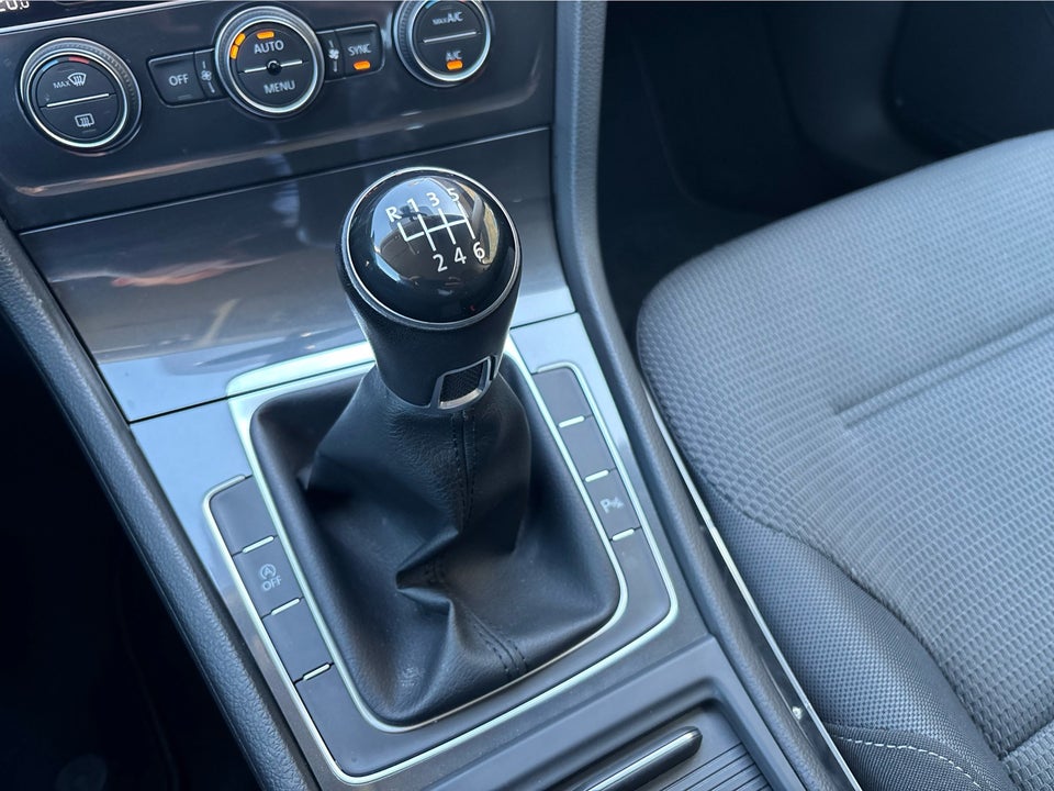 VW Golf VII 1,5 TSi 130 Comfortline Variant 5d