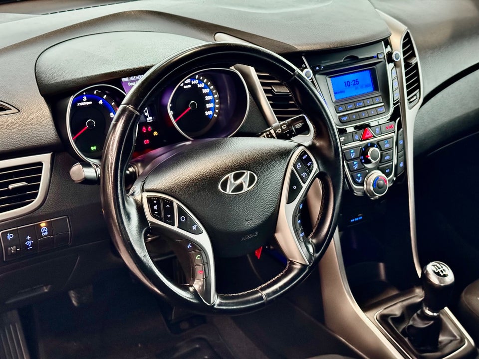 Hyundai i30 1,6 CRDi 110 XTR CW Eco 5d