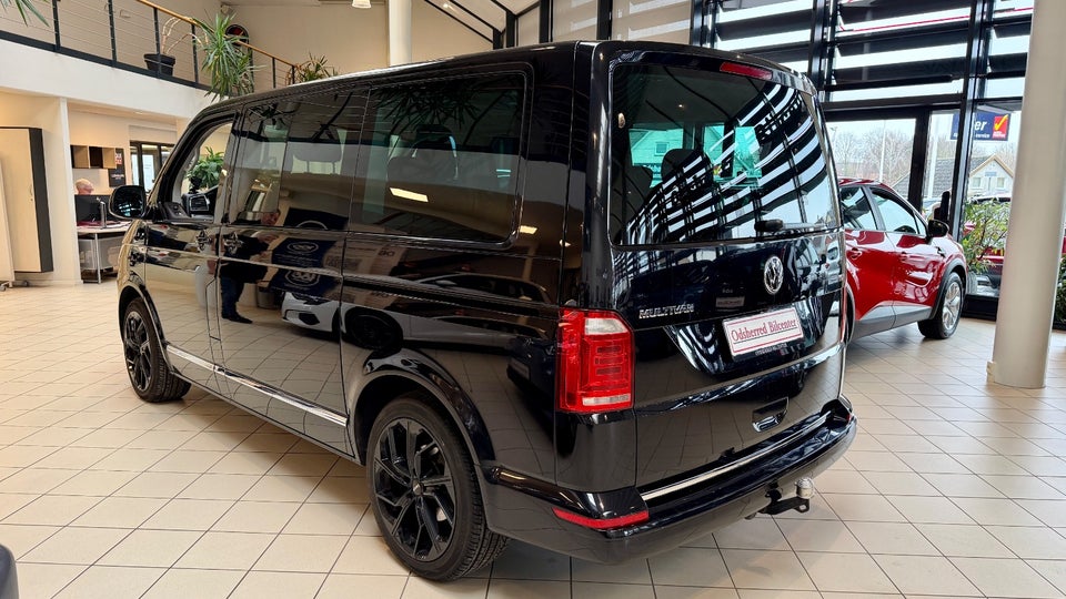 VW Multivan 2,0 TDi 204 Highline DSG kort