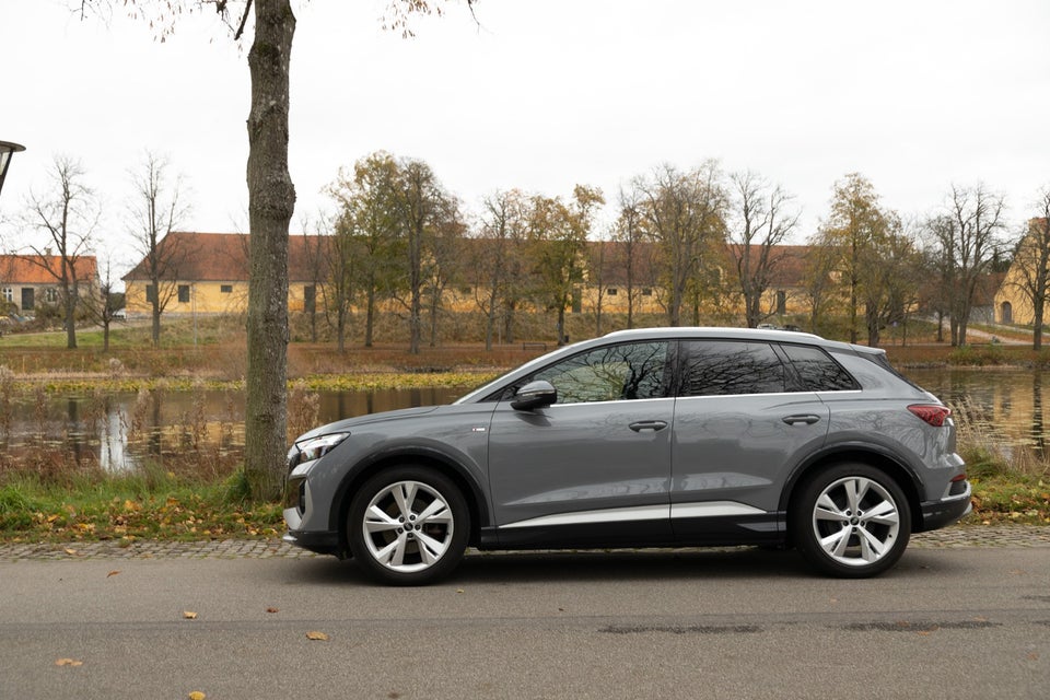 Audi Q4 e-tron 35 S-line 5d