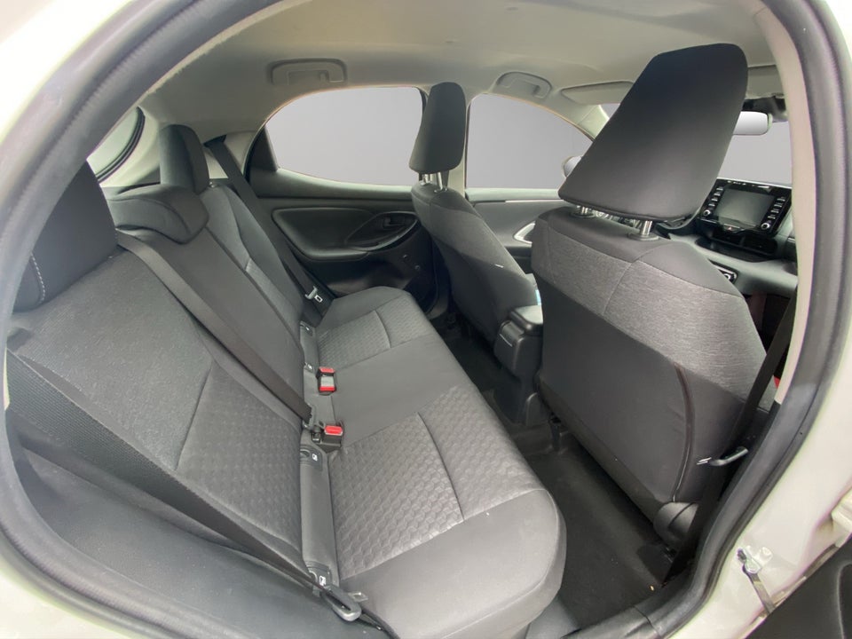 Toyota Yaris 1,5 Hybrid Essential e-CVT 5d