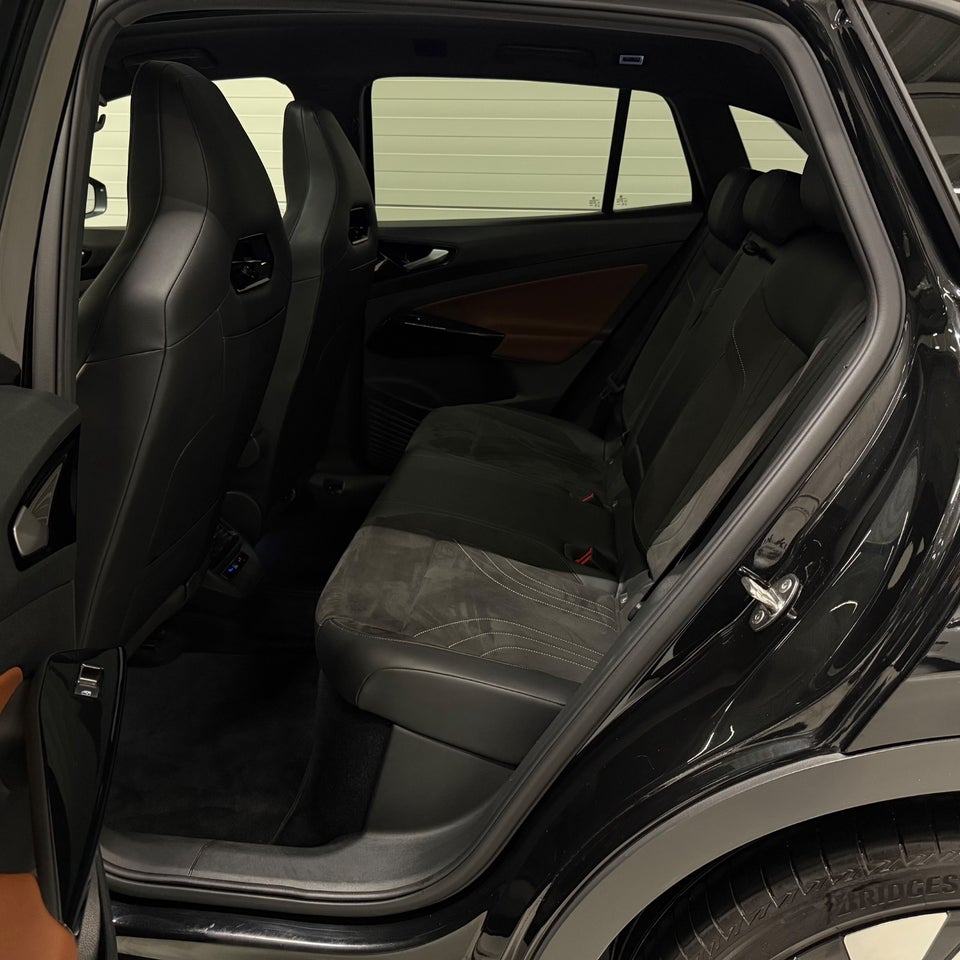 VW ID.4 77 Pro Performance Tech 5d