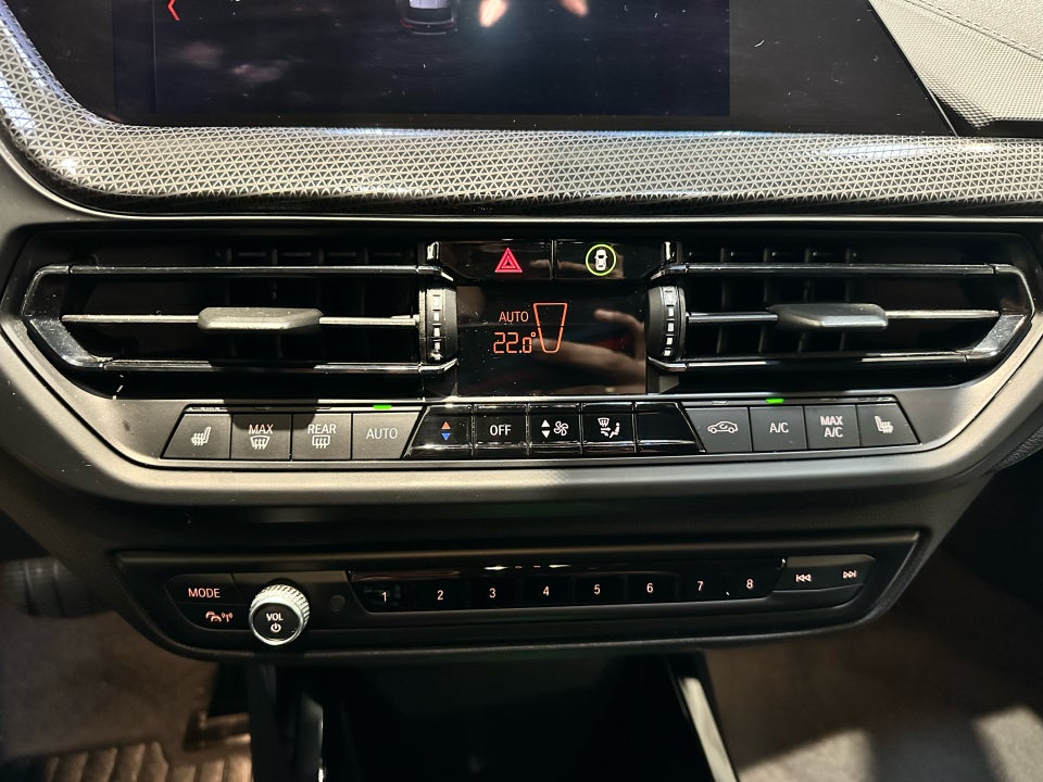 BMW 118i 1,5 Sport Line aut. 5d