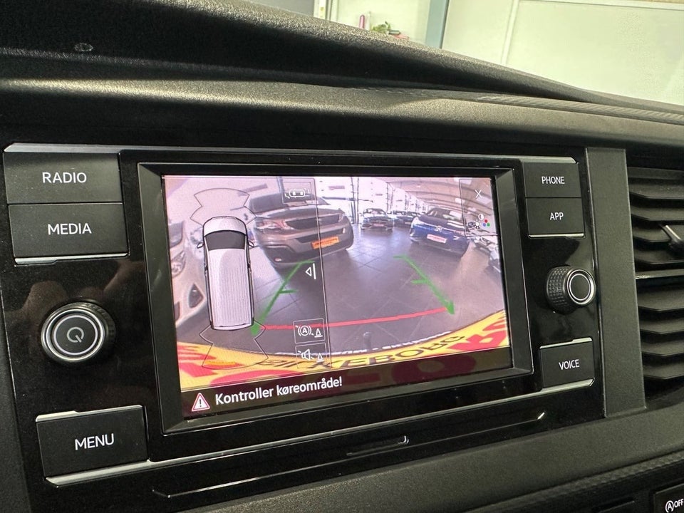 VW Transporter 2,0 TDi 150 Kassevogn DSG lang