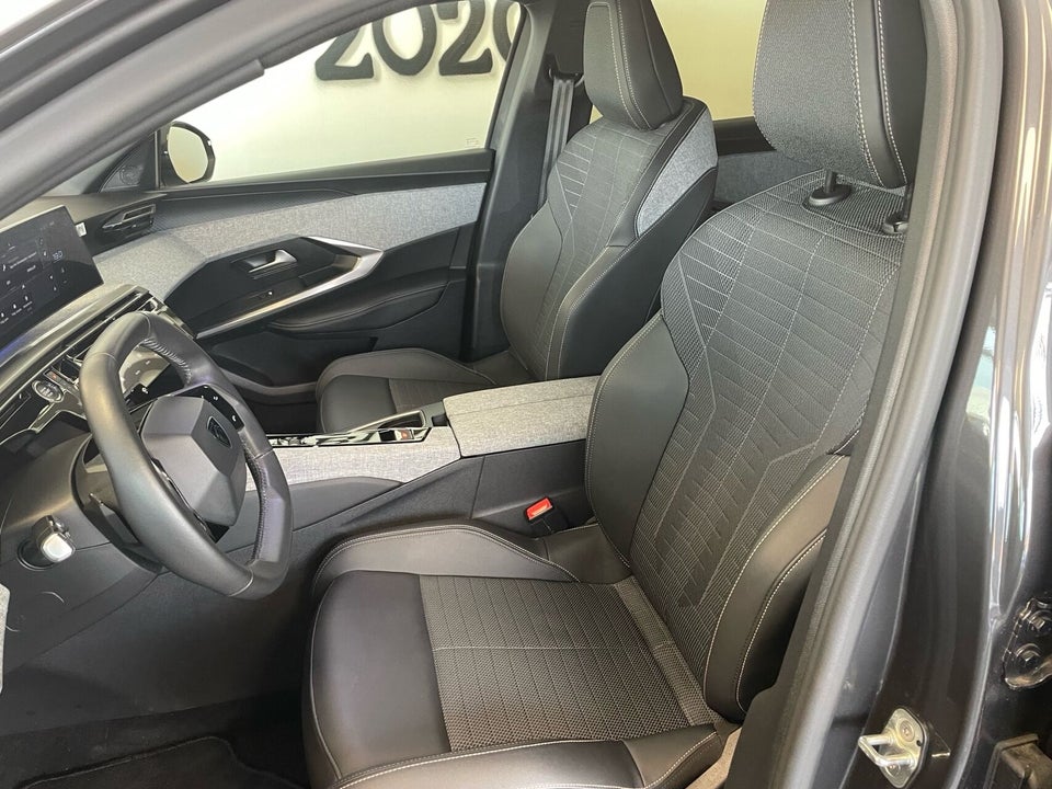 Peugeot e-3008 77 Allure 5d