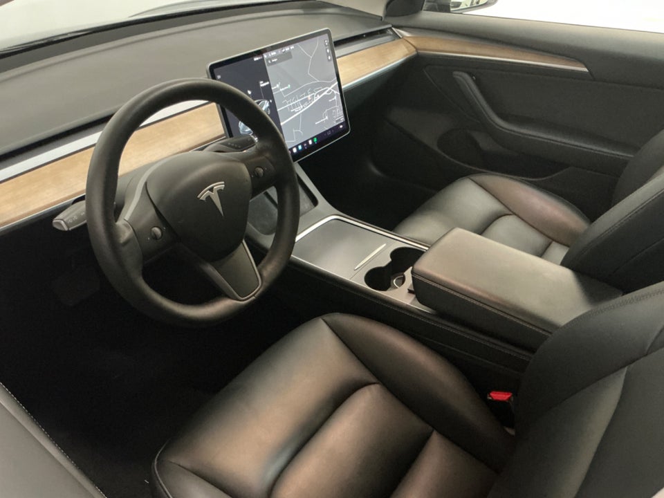 Tesla Model 3 Standard Range+ RWD 4d