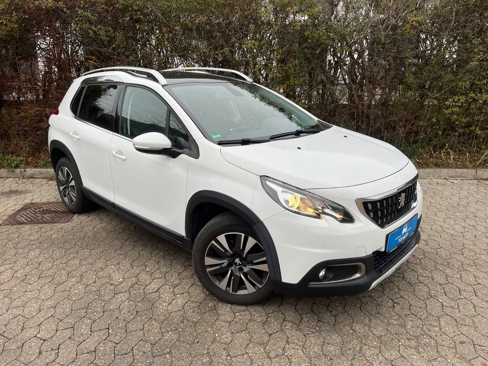 Peugeot 2008 1,2 PureTech 110 Prestige Sky 5d