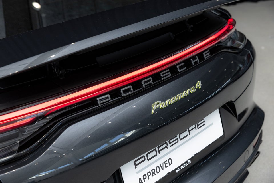 Porsche Panamera 4 2,9 E-Hybrid Platinum Edition PDK 5d