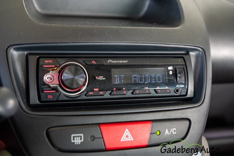 Citroën C1 1,0i Attraction 5d