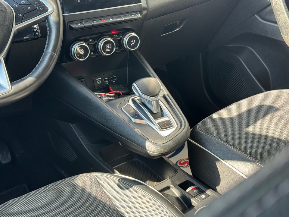 Renault Captur 1,6 E-Tech Intens 5d