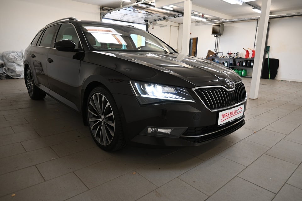 Skoda Superb 2,0 TDi 190 Laurin & Klement Combi DSG 4x4 5d