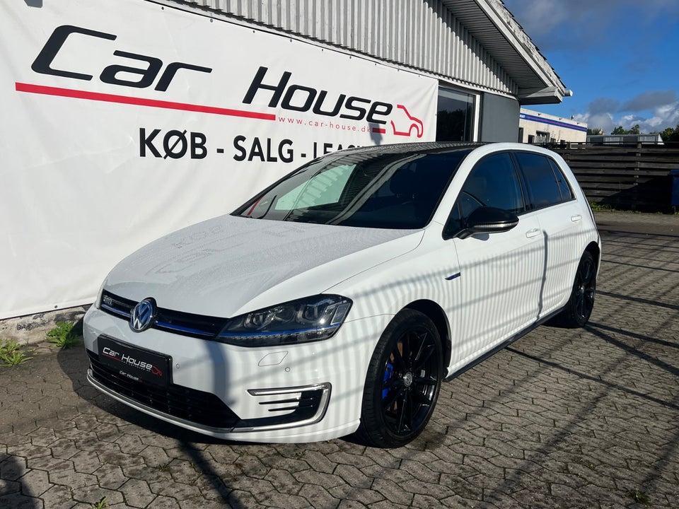 VW Golf VII 1,4 GTE Highline DSG 5d