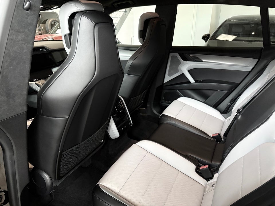 Porsche Cayenne Electric 5d