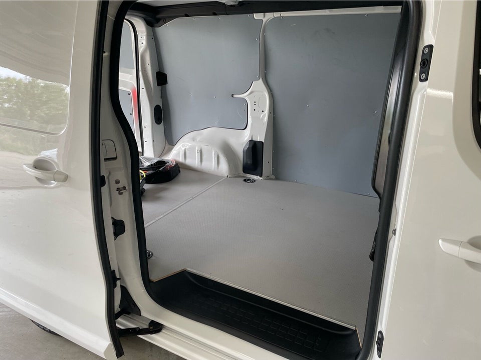 Peugeot e-Expert 75 L2 Premium Van