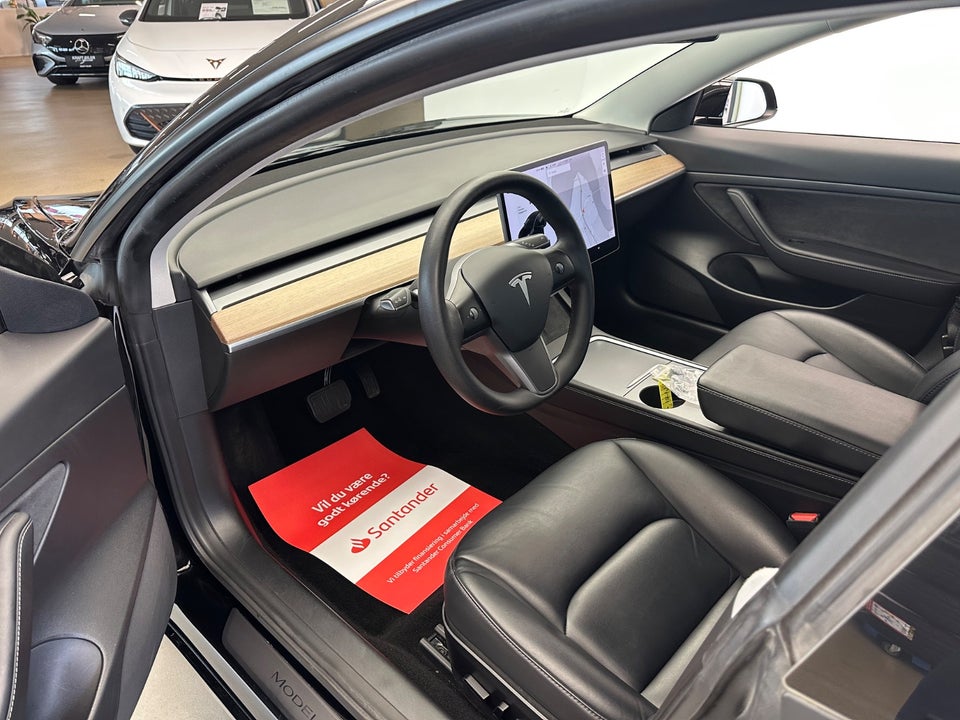 Tesla Model 3 Standard Range+ RWD 4d