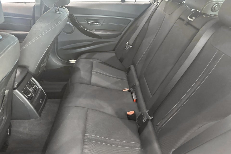 BMW 320d 2,0 Touring Executive aut. 5d