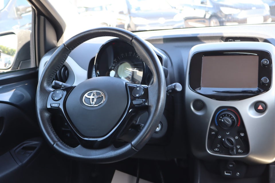 Toyota Aygo 1,0 VVT-i x-clusiv 5d