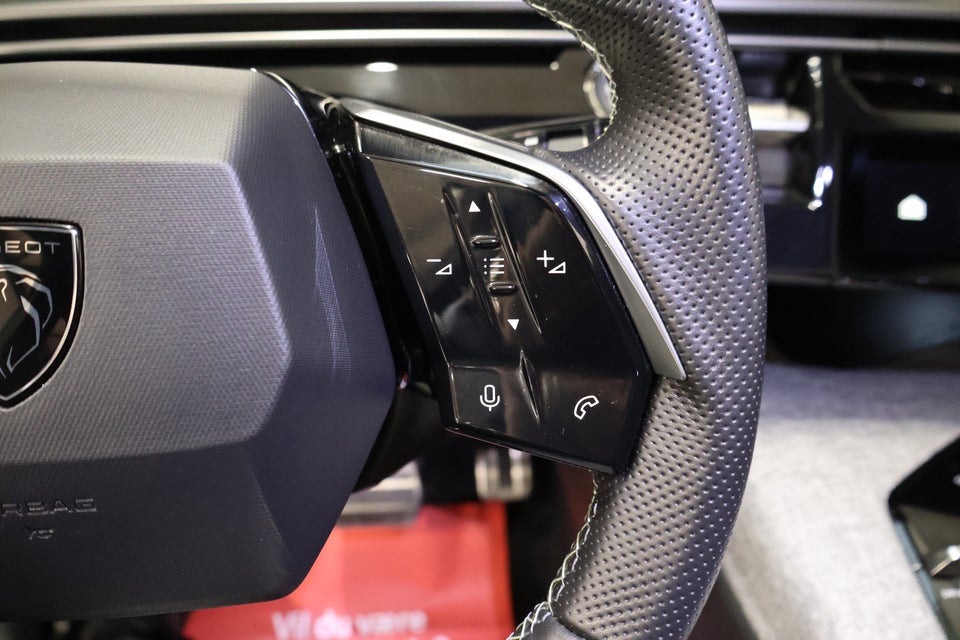 Peugeot e-3008 77 GT 5d