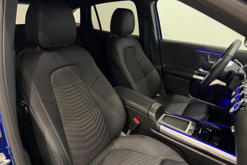 Mercedes EQA300 Progressive 4Matic 5d