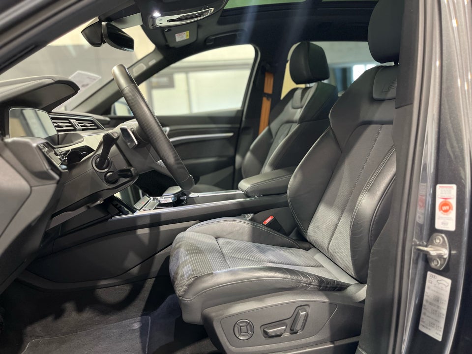 Audi e-tron S quattro 5d