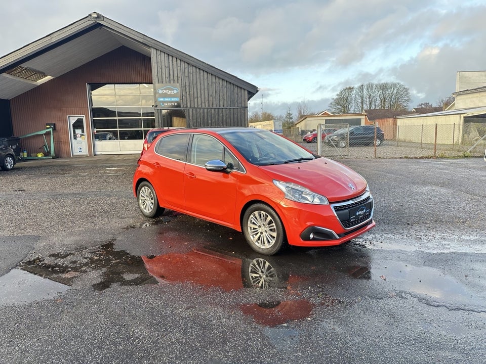 Peugeot 208 1,6 BlueHDi 100 Allure Sky 5d
