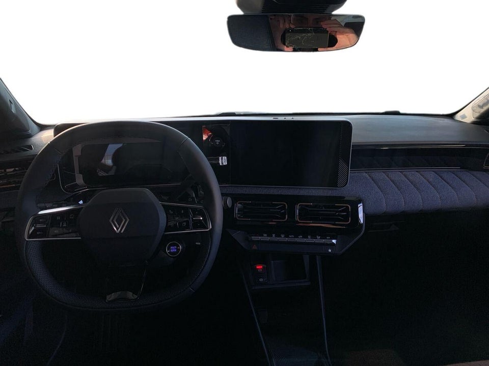 Renault 4 E-Tech 52 Techno 5d