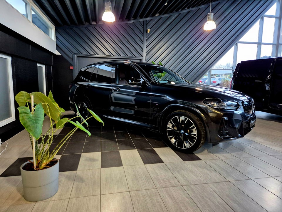 BMW iX3 Charged Plus M-Sport 5d